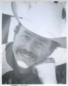 Tommy Bews 8x10 B&W 1977 Rodeo Photos (2) Canadian HOF - Picture 1 of 4