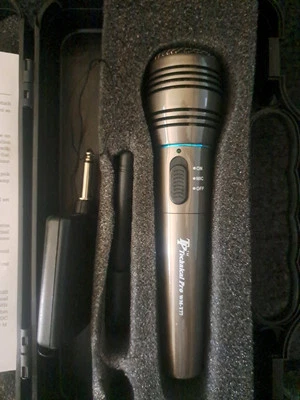 Micrófono de mano Technical Pro WMT77 - USADO Foto 1 de 4