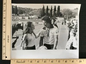 Rare Original VTG 1980 Tom Wopat Dukes of Hazzard & Mary Crosby Bike Race Photo - Picture 1 of 3
