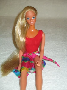 Mattel 1985 TNT Tan Barbie Doll Long Blond Hair Red Swimsuit Floral Sarong - Picture 1 of 8