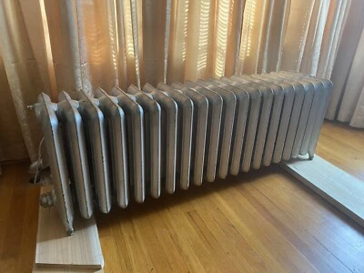 cast iron hot water radiator heater - Image 1 of 4