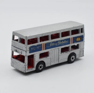 火柴盒 Superfast #17 伦敦人伦敦巴士银色。 硬煤英格兰底座 — 第 1/4 张图片