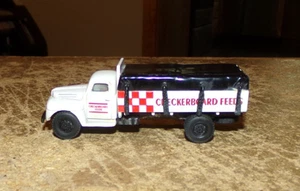 1/87 HO gauge golden ford checkerboard feeds delivery truck in good shape used - Picture 1 of 6
