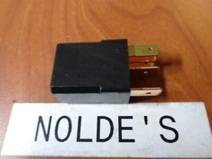 Isuzu Power Window Relay 8-98167260-0 SK230 DS297 B2 - Picture 1 of 3