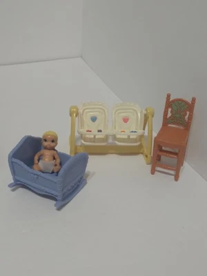 FISHER PRICE LOVING FAMILY CRIB STOOL MATTEL SKIPPER BABYSITTER INC BLONDE BABY - Image 1 of 4