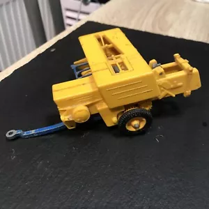 Britains Farm Toys 9563 Bamfords BL58 Hay Baler Vintage 1/32 No Hay Bales - Picture 1 of 9