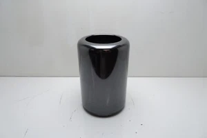 Apple Mac Pro 6,1 2013 | Xeon E5-1650 | 16GB RAM | 256GB SSD | READ - Picture 1 of 2
