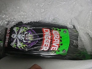 Team Losi 1/8 LMT Grave Digger 4X4 Brushless Monster Truck RTR V1 Plus EXTRA - Picture 1 of 23