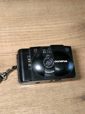 Olympus XA 35mm Compact Film Camera Black **parts only** - Immagine 1 di 4