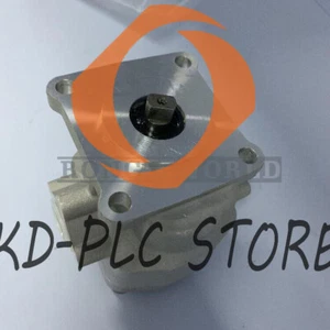 1Pcs New Hydraulic Pump 67211-76100 66621-36100 for Kubota B4200 B5100 B6100 - Picture 1 of 2