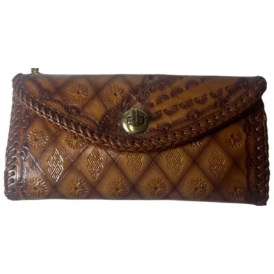 Billetera de cuero de colección en relieve llave en mano y gamuza bolsillos interiores occidentales Foto 1 de 4