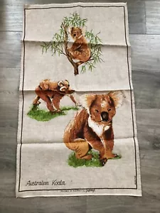 VINTAGE AUSTRALIAN KOALA BEAR SOUVENIR TEA TOWEL GAINSBOROUGH NWOT - Foto 1 di 5