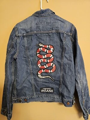 Chaqueta de Jean Arizona Jean Co con Parches Serpiente Swiftie Y2K Para Mujer Mediana (27) Foto 1 de 4