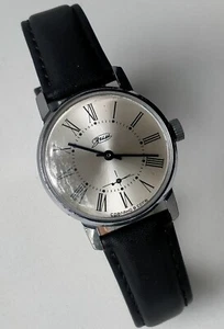 ZIM Pobeda 2602 Original Soviet Mechanical Classic Watch 1970s - Picture 1 of 11
