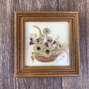 Vintage Framed Pressed Flowers Buttercup Milkweed Floral Art Retro 4" x 4" - Picture 1 of 6