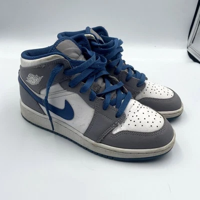 Jordan Kids Air Jordan 1 Mid Cement True Blue 5Y 5 Youth Gris  Foto 1 de 4