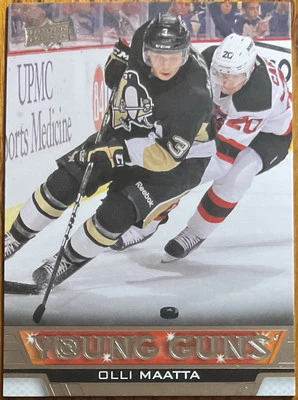 2013-14 Upper Deck Young Guns Rookie RC Olli Maatta #220 Pittsburgh Penguins - Image 1 of 2