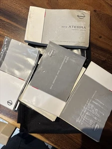 2014 Nissan Xterra Owners Manual Set & Case  - Bild 1 von 6