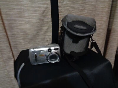 KODAK EasyShare DX6440 4.0MP Compact Digital Camera Silver Tested Working W/CASE - Image 1 of 4
