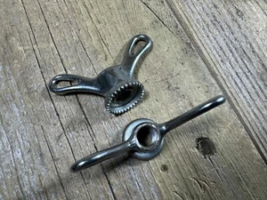 VINTAGE Bicycle Wheel HUB WING NUTS 3/8-26 Tpi NOS NEW WHEEL WINGNUTS WING NUT - Picture 1 of 8