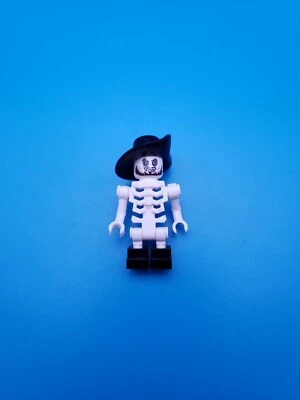 Lego Pirates of Caribbean Minifigure Skeleton Barbossa w/ Hat 4181! - Image 1 of 4