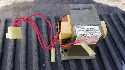 Transformador microondas 24NN46 DT-R10A0-15T, ORIENTECH DT-R10A0-15T, EN MUY BUENA CONDICIÓN Foto 1 de 4