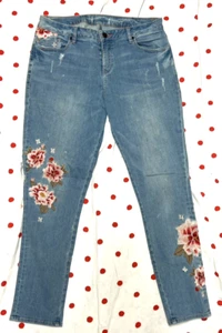 Sundance Catalog Primrose Distressed Blue Boho Floral Embroidery Skinny Jeans 31 - Picture 1 of 7