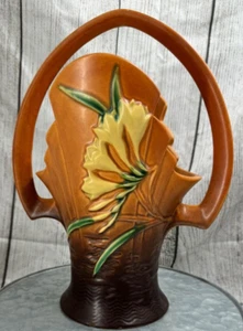 Vintage Roseville Pottery 392-10 Brown Freesia Console Basket W/ Handle = - Picture 1 of 6