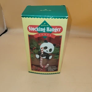Hallmark Percha Medias Oso Panda en Bastón de Caramelo Percha de Navidad 1984 - Imagen 1 de 6