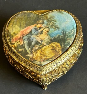 Music box vintage Sankyo tono oro a forma di cuore coppia vittoriana made in Japan funziona - Foto 1 di 11