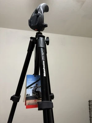Manfrotto MKC3-H01 Compact Series Tripod - Image 1 of 4