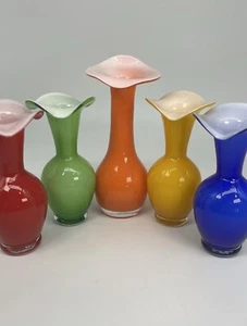 5 Vtg Art Glass Bud Vase White Cased Hand Rainbow Colors Ruffled MCM - Picture 1 of 16