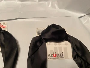 Scunci Knot Hairband Satin Black #70328 brand new with factory tag - Picture 1 of 1