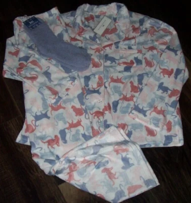 NWT Karen Neuburger White/Blue/Pink COZY CATS ALL-FLEECE Pajama Set 1X SOCKS - Image 1 of 4