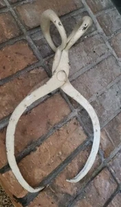 Vintage STANDARD Rustic Distressed "Antique White" Cast Iron ICE BLOCK TONGS! - Picture 1 of 4