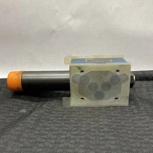 Rexroth Direct Operated Pressuer Reducing Valve R900513528 ZDR 10 DP2-54/75YM/12 - Picture 1 of 5