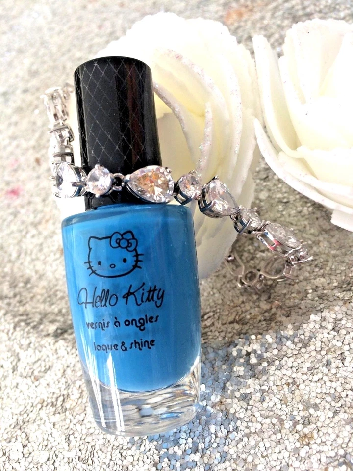HELLO KITTY SMALTO PER UNGHIE LUCIDO BLU PISCINA TENUTA COPERTURA ECCELLENTE - Immagine 1 di 1