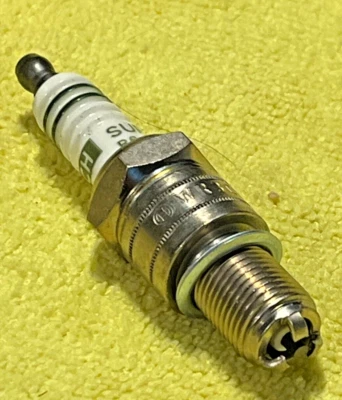 Set of 4 Bosch-Germany Spark Plugs for 81-85 Mazda RX-7 Foto 1 de 2