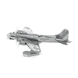 Fascinations Metal Earth B17 B-17 Flying Fortress Kit modello acciaio taglio laser 3D - Foto 1 di 5