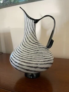 Murano? Decanter per caraffa in vetro artistico a vortice bianco e nero stile 9,5 pollici x 6,25 - Foto 1 di 22