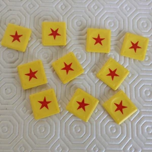 JUNIOR RUMMIKUB - SPARES - 10 YELLOW STAR COUNTERS - FREE P&P - Picture 1 of 1