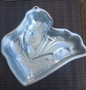 Wilton Vintage Superman Cakepan  - Picture 1 of 3