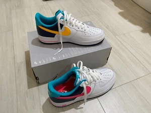 Nike Air Force 1 '07 weiß Racer pink donnerblau Herren Schuhe HF4849-100 Größe 9,5 - Bild 1 von 6
