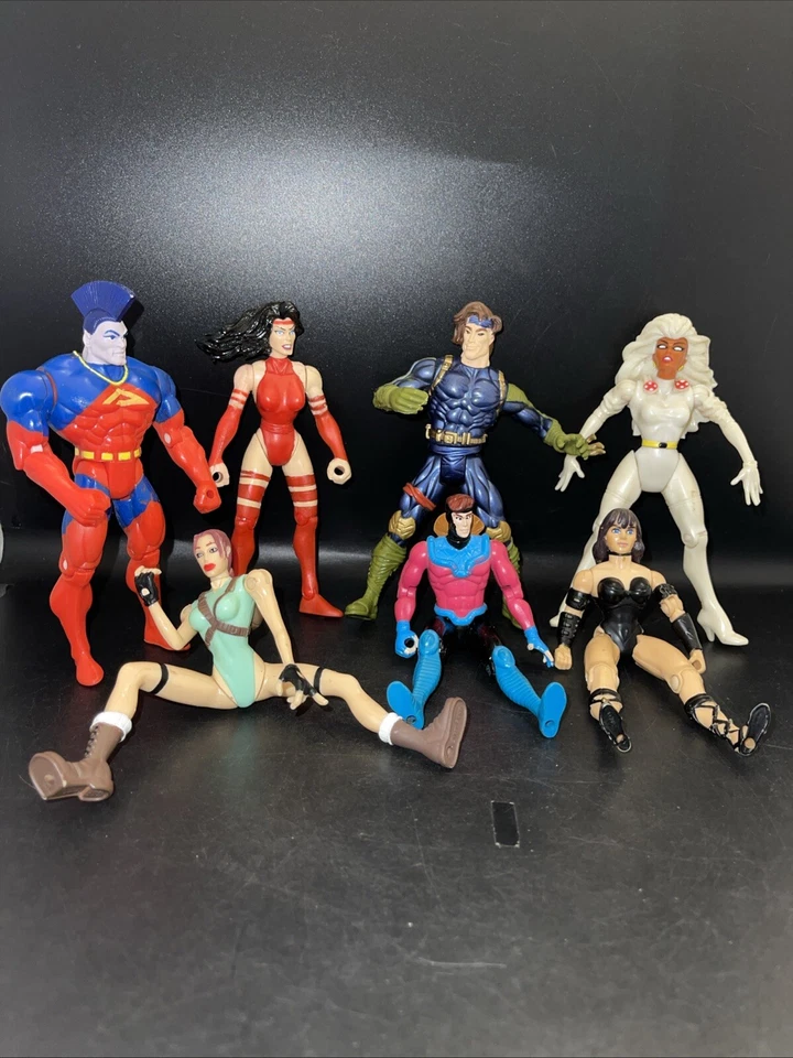Lote de 5 Figuras de Acción Vintage X-Men Años 90 Toybiz 1-XENA WARRIOR 1-LARA CROFT Foto 1 de 4