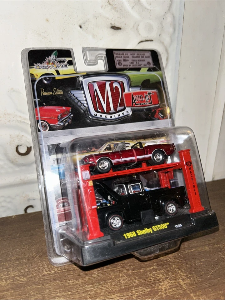 M2 Machines Auto Lift 2-Pack - 1969 Chevrolet Camaro SS 350 1:11.5 Diecast Car