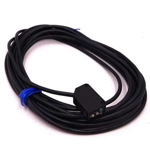 Photoelectric Sensor E3Z-D81 Omron *New* - Picture 1 of 2