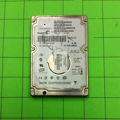 Laptop Computer Seagate ST93015A 356013-002 30GB IDE PATA Hard Disk Drive - Image 1 of 4