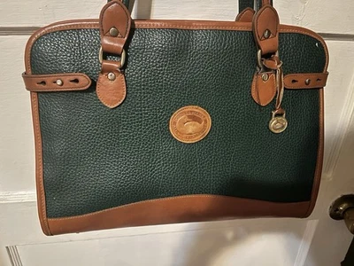 Auténtico bolso de mano Dooney & Bourke para todo tipo de clima verde guijarro con cuero marrón de colección Foto 1 de 4