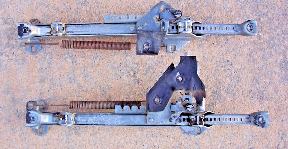 PISTAS DE ASSENTO OLDSMOBILE 1947!! BOM!! - Imagem 1 de 1