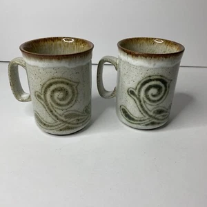 Juego de dos tazas de café vintage raras Duncan Ceramics Scotland inspiradas en celtas - Imagen 1 de 5